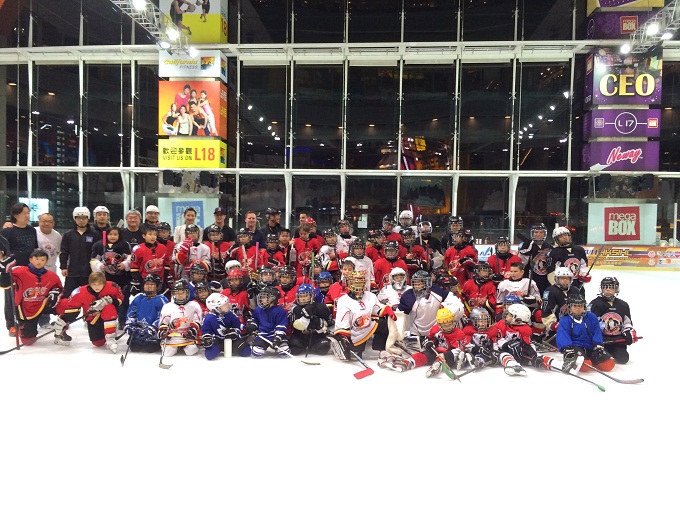 Meco Hockey舉辦冰上曲棍球比賽, 家長慷慨捐款予協康會。